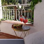 Megna - Paradise Bed and Breakfast
