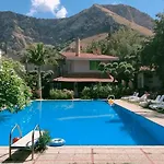 Megna - Paradise Bed and Breakfast